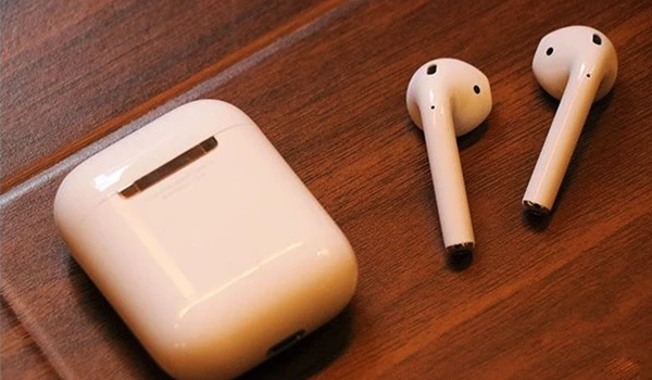 How to Check and Update AirPods Firmware on iPhone/iPad